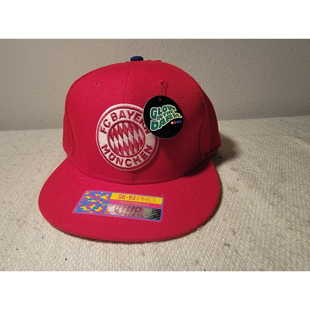 FC‎ Bayern Munchen Snapback Hat SK-93 Pro Glow in the Dark Soccer Cap Red NWT